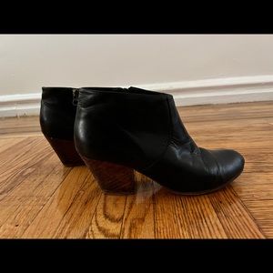 Fortress of Inca wooden heeled booties size 9 (40) made in Peru